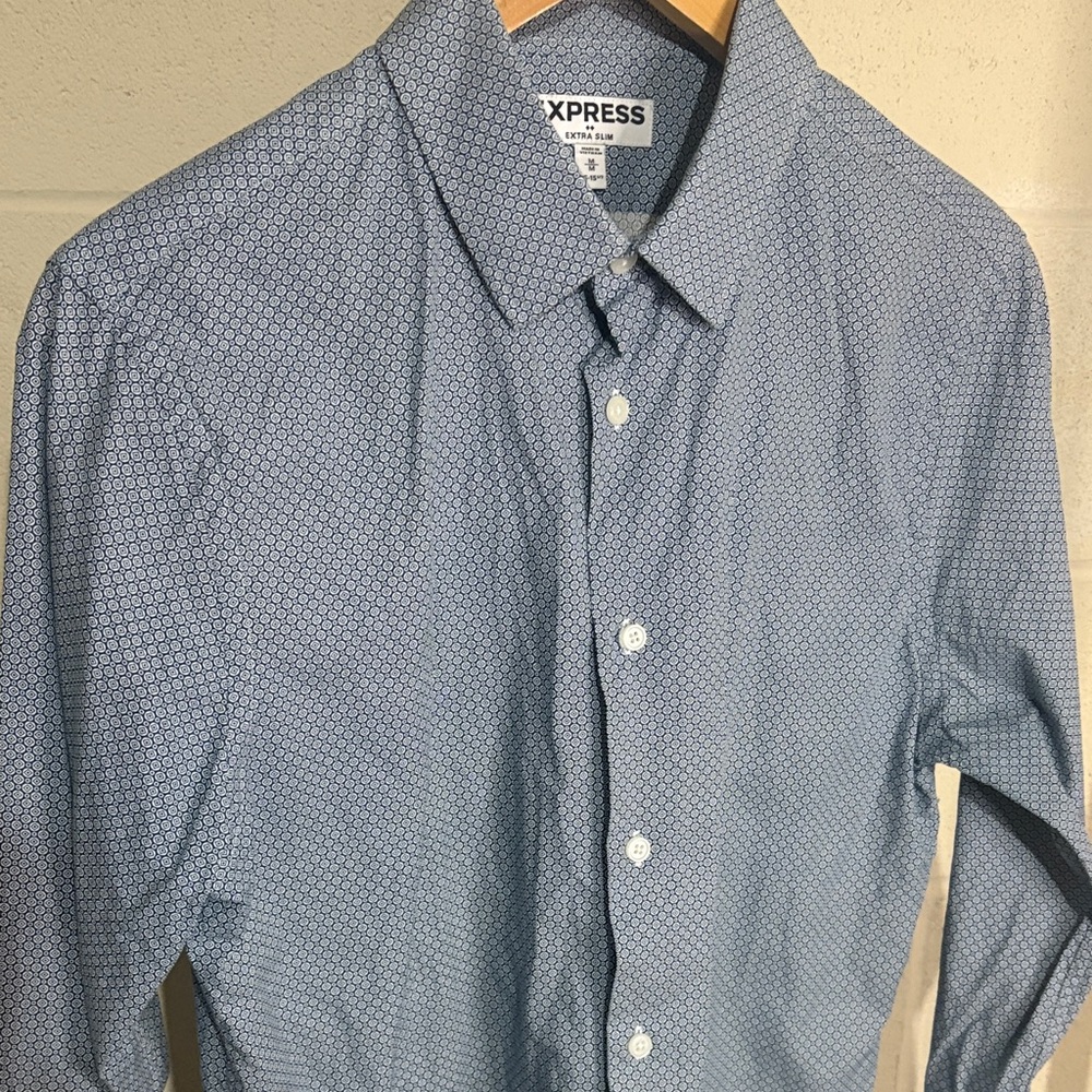Express Men's extra slim medium patterned Blue white Button Down Shirt